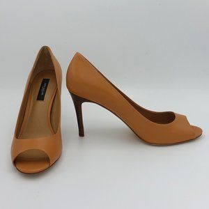 NIB Ann Taylor Perfect Peep toe Leather Pumps 8